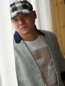 張彬 