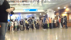 EXO抵達俄羅斯機場