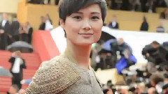 李宇春輕酷感上陣 二次驚艷戛納紅毯