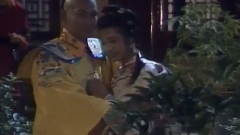 四四苗欣深情相擁