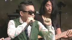 杜鵑鳥鳥巢上空飛過