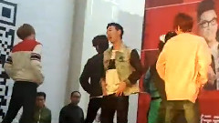 偶像萬萬歲