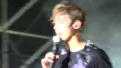 長直發的她