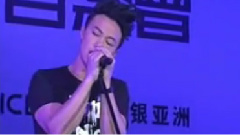 一絲不掛