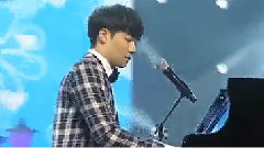 彈鋼琴的男人