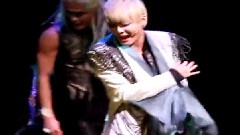 伊莉莎白首演謝幕