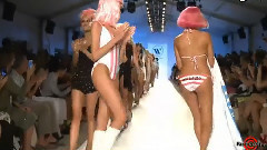 2013邁阿密泳裝秀WildFox Swim - Mercedes-Benz Fashion Week Swim