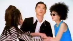 山頂黑狗兄