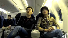 Team H 在飛機上