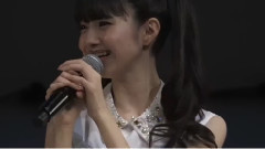 市川美織身穿 在云上 服裝登場