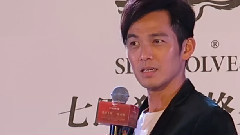 與名士同行晚宴