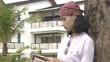 街燈下