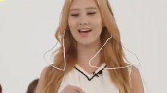 一周偶像 徐珠賢展示衣架的時尚Pose