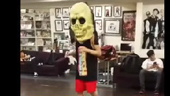 推特更新:忙內生日紀念Jin哥大人的古時代文物公開#果兒生快