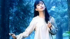 透過開滿鮮花的月亮