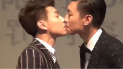 網劇<逆襲之愛上情敵>上海見面會之馮建宇王青吃Pocky