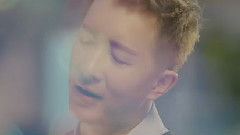 深夜聽歌流眼淚