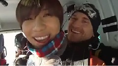 泰民瑞士跳傘