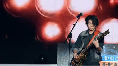 裝睡