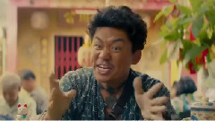 <唐人街探案>人物版預告 王寶強打一手好牌招財弄喜