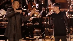 上榜單曲 他舉起右手點名