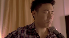 她說