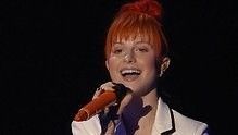 Paramore,B.o.B,The Band Perry - Airplanes & The Only Exception 現場版