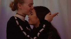 Snakker For Meget