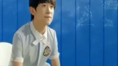 易烊千璽音樂風云榜連獲三項大獎