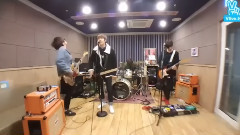貓步輕悄