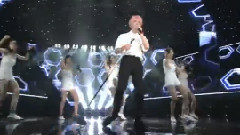 采訪 & White T-Shirt & She Is & 一位&安可