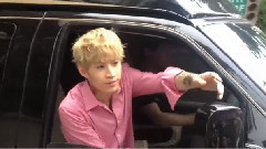 Henry錄制節目離開