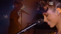 Girl on fire (NRJ Music Awards 2013)現場版