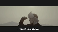 你在灑落的月光下沐浴