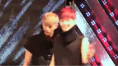 白賢給飯展示后背