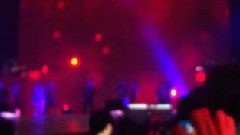 成員與女Dancer的貼身熱舞片段