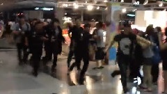 趕飛機的圭賢