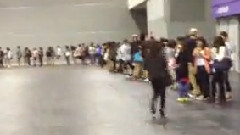 歌迷購買周邊商品Cut