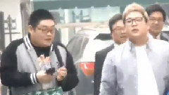 2BiC到達KBS電視臺大樓登記音樂銀行演出