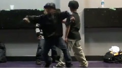 街舞視頻 - Krumpin 8 Year Old Kids Freestyle To "Step On Stage"!
