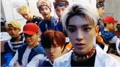 V APP 初次粉絲簽名會準備中