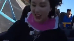 Eunha俊河挑戰過山車上吃意大利面