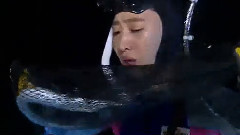 Yuri想親魚 被魚打嘴