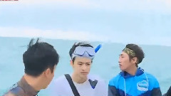 Yuri在海上坐不穩