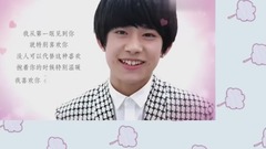 坐在巷口的那對