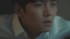 安娜突然那看鏡頭 濟夏嚇了一跳