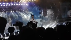 < Angel >和每個人打招呼的藝興