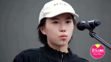 竇靖童唱歌氣場碾壓頻露笑 迷妹為之瘋狂