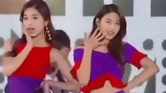 雪炫倒地 周子瑜看傻眼 彩排摔倒畫面曝光!