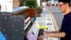國外街頭鋼琴秀
